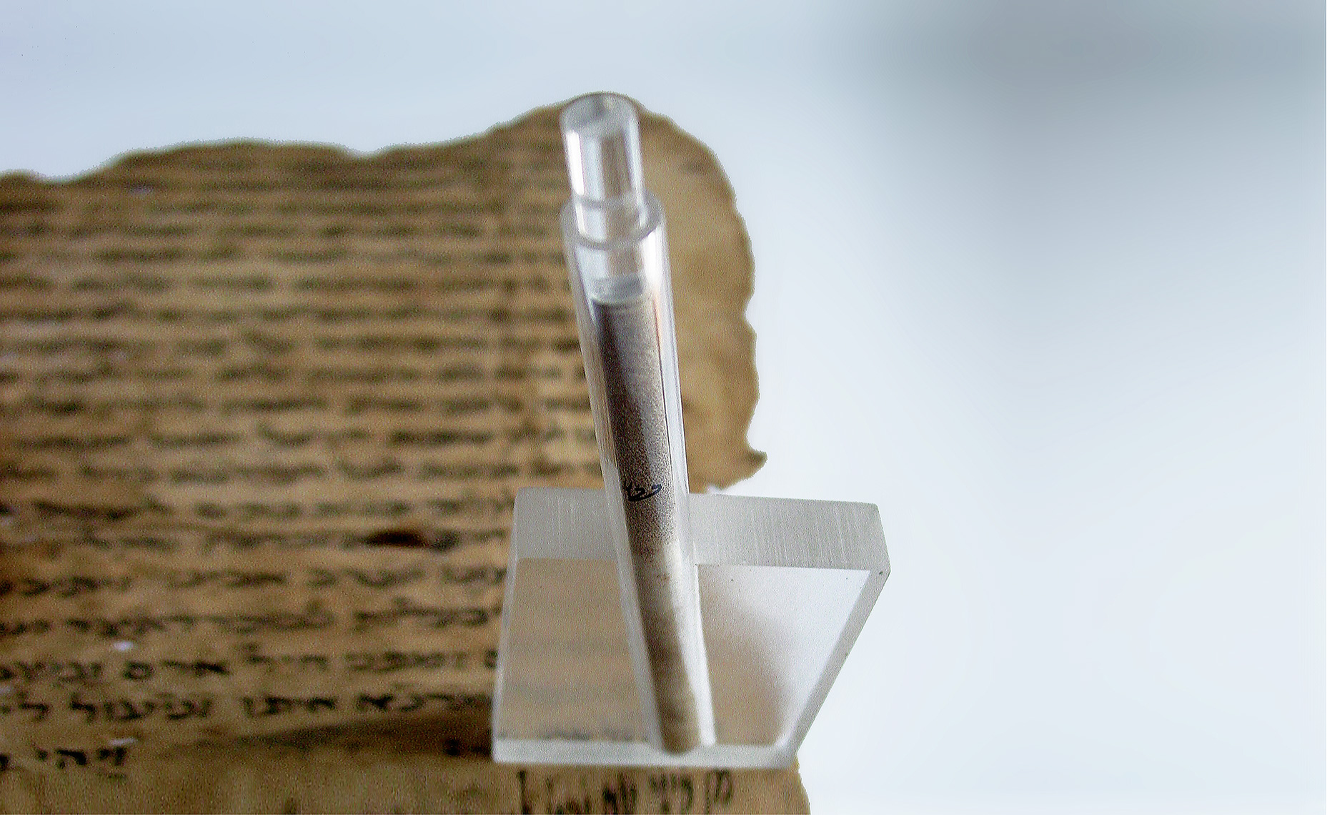 Ghiora-Aharoni-Mezuzah-clear5